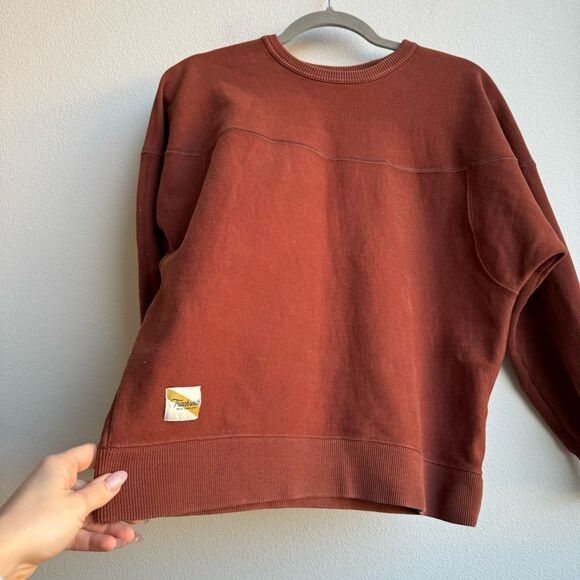 Tracksmith Women’s Thick Burnt Red Brown Crewneck Pullover Popover Size Medium - Picture 2 of 6